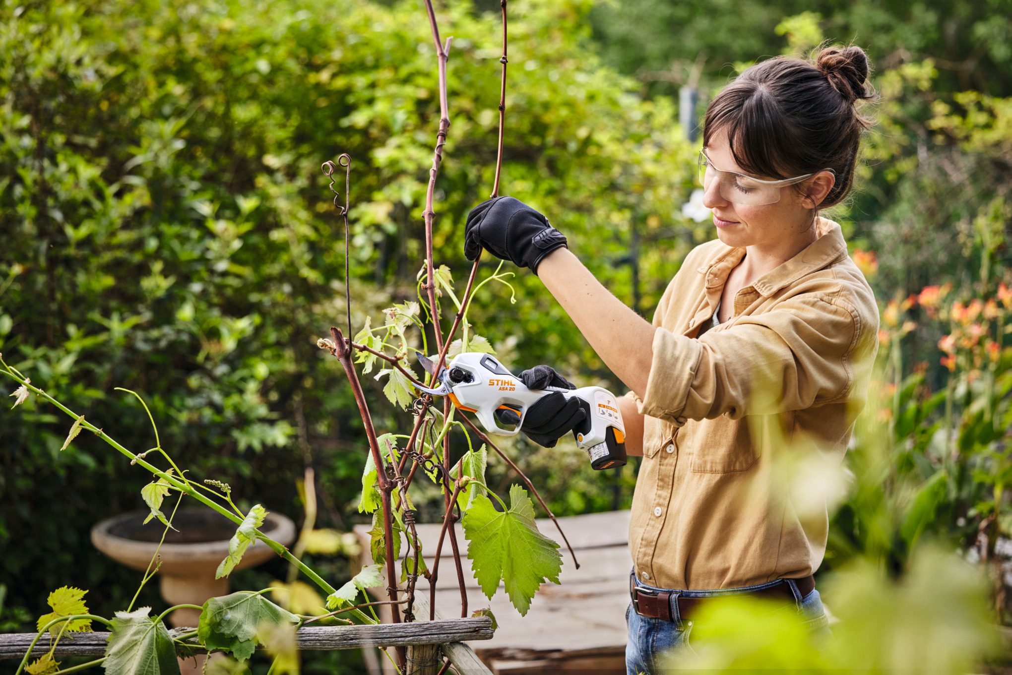 ASA 20 Cordless Secateurs with AS 2 battery and AL 1 charger