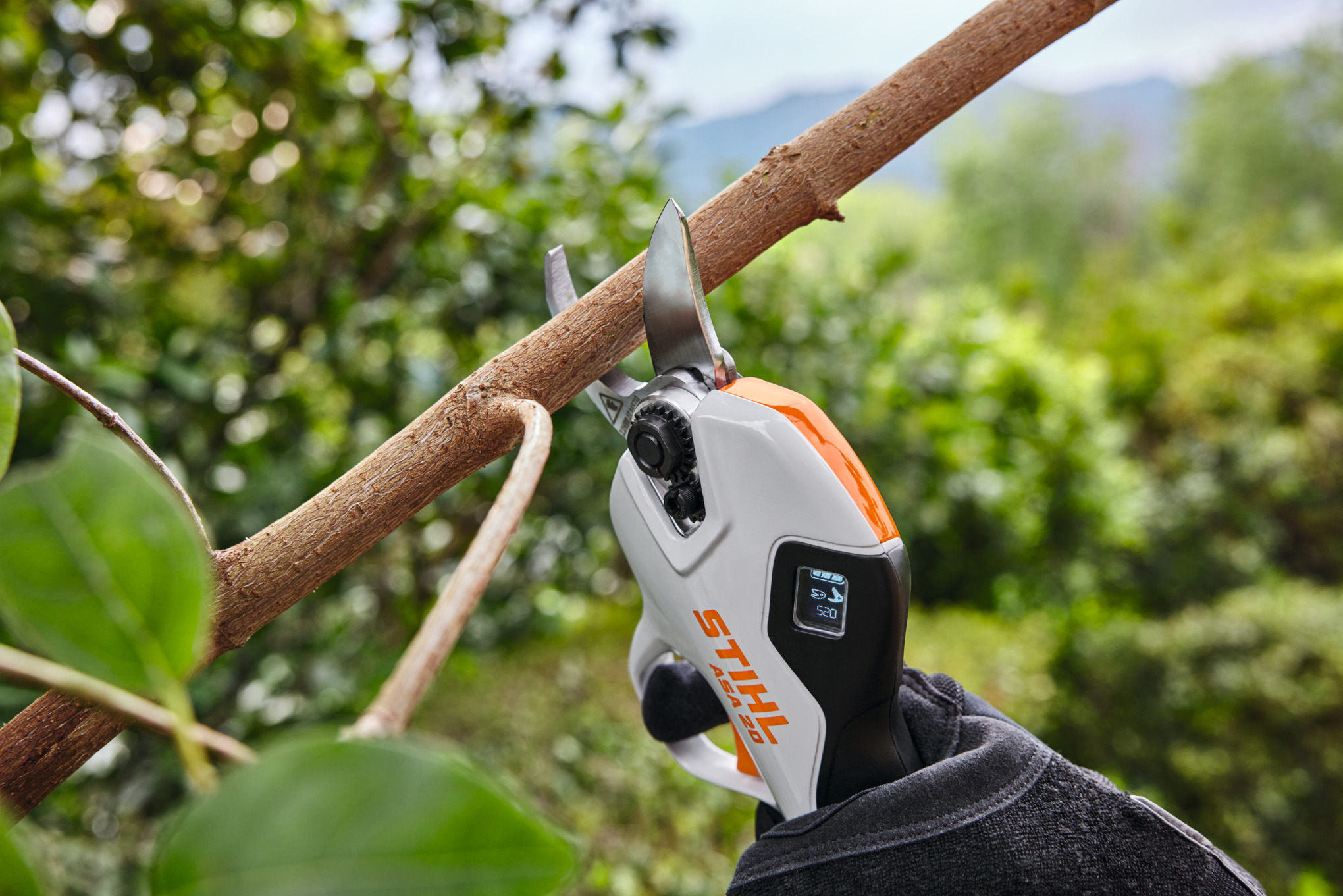 ASA 20 Cordless Secateurs with AS 2 battery and AL 1 charger
